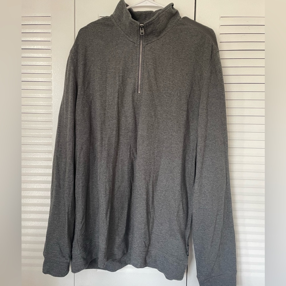 Calvin Klein sweatshirt for men 💚 5/$25